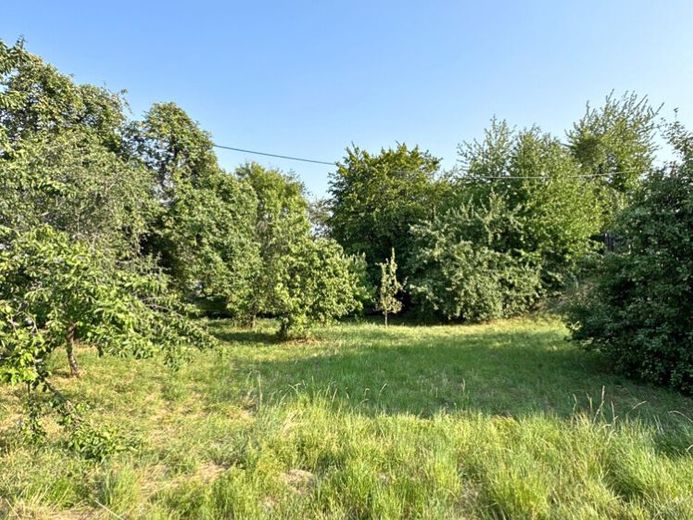 Entwicklungsfähiges Grundstück (Mischgebiet) zentral nahe Ortsmitte – Foto 1