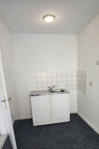 Neu renovierte 2-Zimmerwohnung mit Balkon zu vermieten – Küche