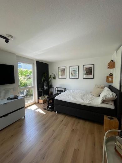 Kompakte Wohlfühlwohnung mit sonnigem Garten (ca. 90 m²) in Untermenzing – Wohnbereich