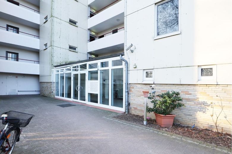 Clever investieren oder selbst einziehen - 2-Zimmer-Wohnung mit Weitblick in Pinneberg-Waldenau – Eingang