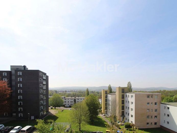 Bezugsfrei ab August: Gepflegte 3-Zimmer-Wohnung mit Balkon, Ausblick und Stellplatz – Foto 1