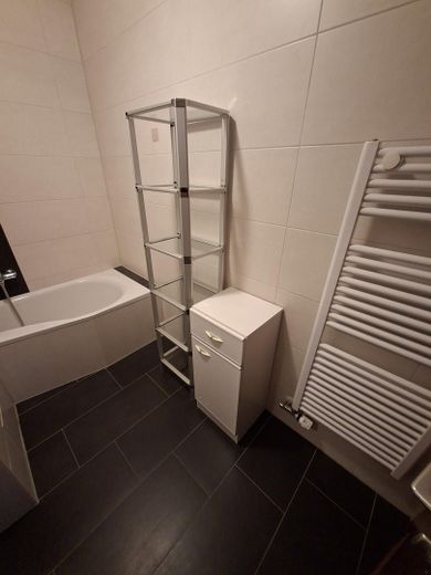 Großzügige 3-Zimmerwohnung, 96 m², in bester Lage Würzburg-Frauenland – Bad 1
