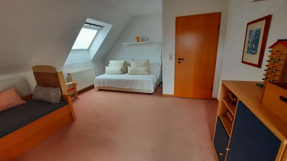 Traumhaftes Familienidyll in Glienicke/Nordbahn Einfamilienhaus – von privat – Obergeschoss Zimmer 1