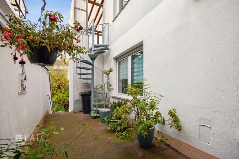 Gute Lage - gute Investition ! – Terrasse EG