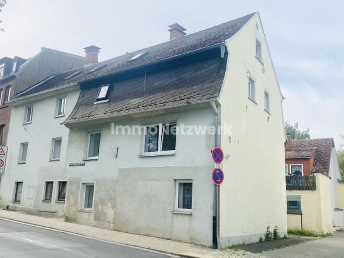 *Investorentraum in Selb: Zwei Häuser zum Preis von einem!* – Foto 1