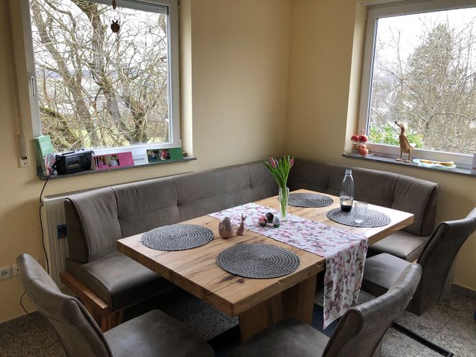 Room for Everyone - Platz für ALLE – Dining area in the kitchen