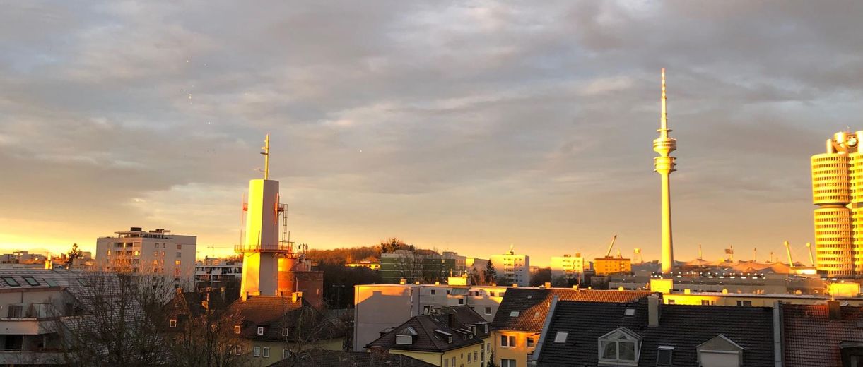 Luxus über den Dächern von München: stylisch möblierte 2-Zi-Whg. – Aussicht