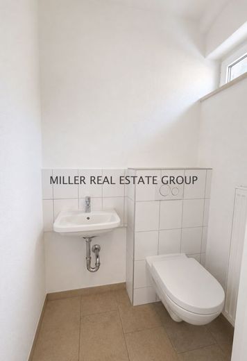 Gepflegtes Reihenmittelhaus in Ingolstadt-Süd mit Südwest-Garten, Terrasse, Keller und Garage! – Gäste WC