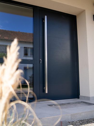 Exclusivo apartamento en planta jardín en Scheiterberg – Eingangstür