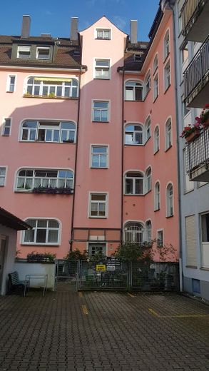Ampio appartamento d’epoca di 3 locali con charme nel centro di Neu-Ulm – Innenhof