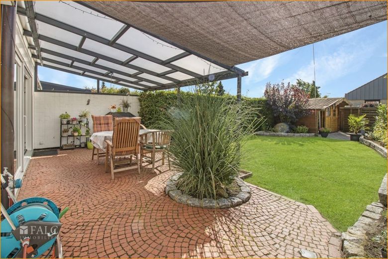 Exklusives Reihenhaus mit Einzigartigkeit und Stil – Garten (2) !