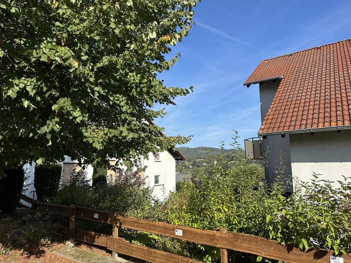 4-Zimmer-Wohnung mit Balkon in ruhiger Wohnlage! – Foto 3