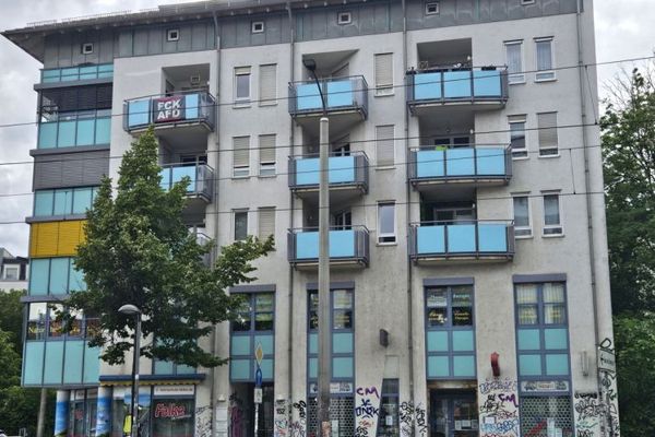 Unità commerciale in posizione ottimale presso Connewitzer Kreuz – passaggio pedonale, ottima visibilità, moderna