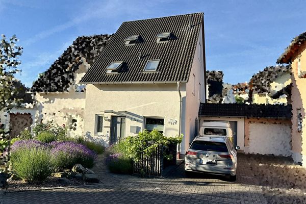Renoviertes Haus mit Wintergarten, Garage, Werkstatt und Traumgarten - Energieeffizienz Klasse C