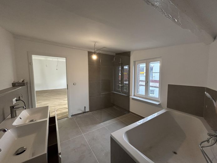 Schlutuper Kirchstraße, Beste Lage, weitläufige Wohnung mit Charme – Foto 14