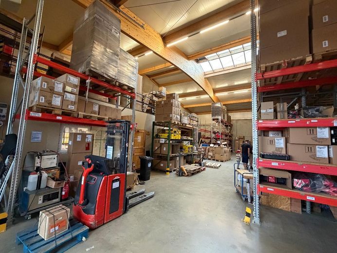 Lager- und Produktionshalle mit Büro – Lagerhalle_5