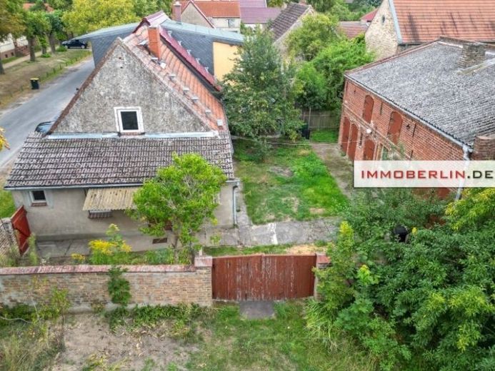 IMMOBERLIN.DE - Характерний будинок, що потребує ремонту, із сараєм і земельною ділянкою – Фотографія 1