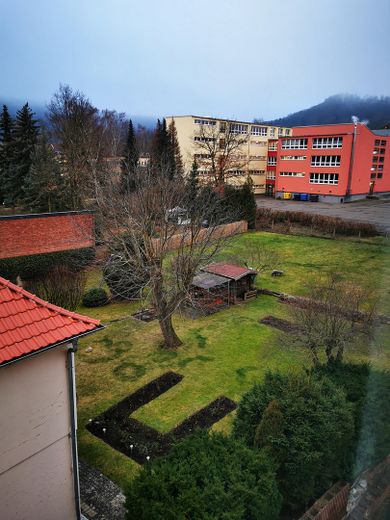 Jugendstil villada kiralık 2,5 odalı daire – Schule in direkter Lage