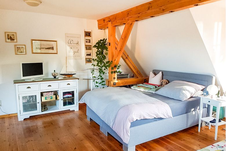 Wohn-/Schlafzimmer OG