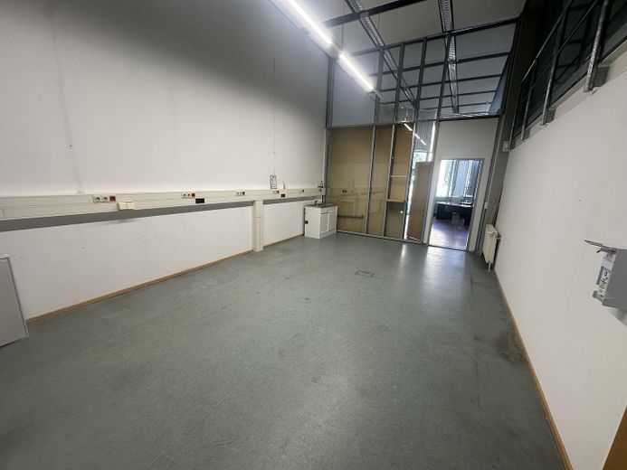Büro + Werkstatt/Lager: 86 m² mit eigenem Eingang & 2 PKW Stellplätzen – Foto 7