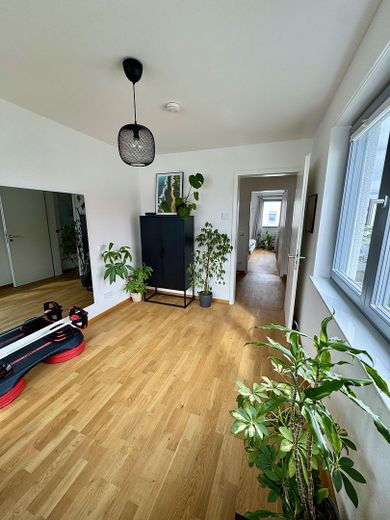 Helles Zimmer (Kinderzimmer)
