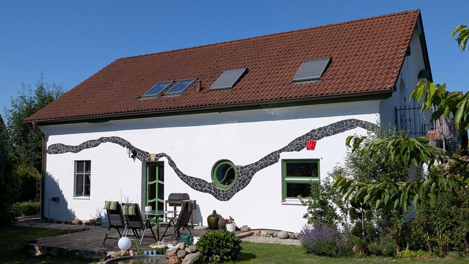 Baubiologischer, moderner Wohntraum in Top-Lage  · Chemnitz - Glösa-Draisdorf – Ansicht Westen Terrasse Teich