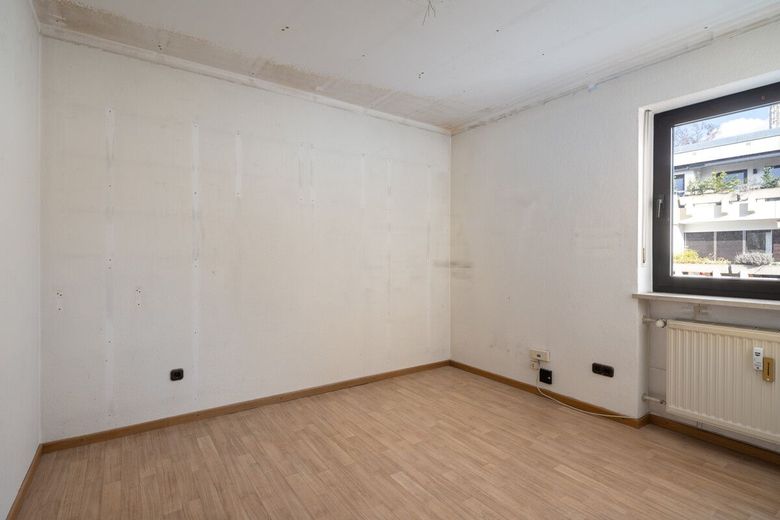 Ihr neues Zuhause in Harlaching: 4 Zimmer, 2 Balkone und großer Keller – Büro