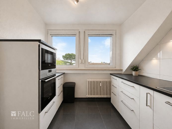 Bezugsfreie 3-Zimmer-DG-Wohnung mit ca. 95 m² in Kaarst-Holzbüttgen - ruhig gelegen &amp;  modernisiert – Küche