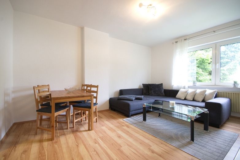 Wohnung in einem gepflegten Mehrfamilienhaus mit Internet und Waschmaschine nahe Bahnhof West für den Langzeitaufenthalt ab 6 Monaten – a7c7dcd510b517667e0b4974c70079faf8803388.jpg