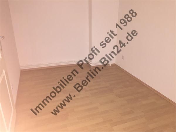 Dachgeschoss -Wohnung - Bruttokaltmiete – 11.2.15 014