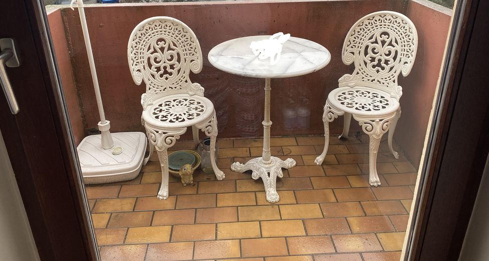 Single e giovani coppie attenzione: appartamento di 2 locali con balcone e cucina componibile – Balkon