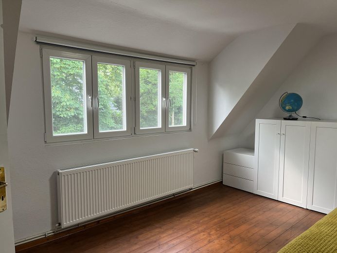 Spacious house, 165 sqm, with building plot on a 2,300 sqm property – Schlafzimmer