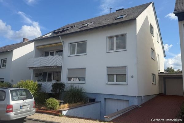 Groot 4-kamerappartement in eigendom met keuken, balkon, garage en aandeel in de tuin, Koblenz Pfaffendorfer-Höhe.