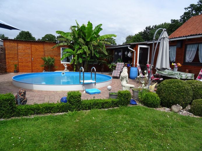 Pool inkl. Solaranlage 