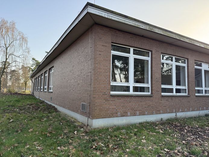 Imposante Rarität Massive Gewerbehalle in Ehemaligen Kasernegelände – Foto 2
