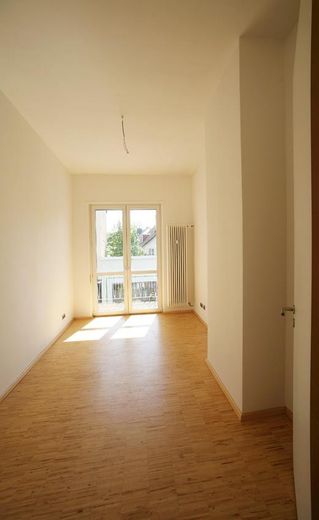 Budynek mieszkalno-usługowy | Dochody z istniejącej zabudowy i potencjał rozbudowy – Wohnung - Zimmer 1