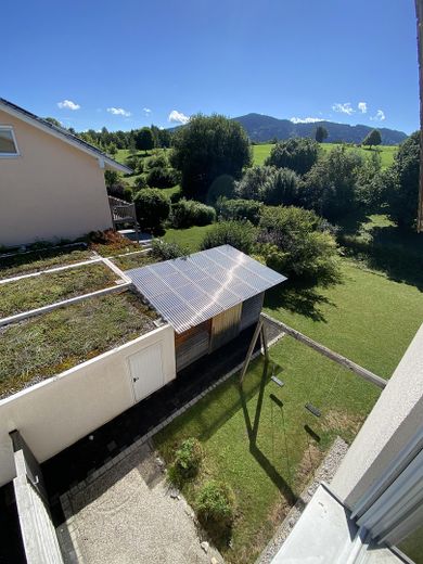 Splendida casa bifamiliare con vista libera fino alle Prealpi   *senza commissioni* – DG Blick nach Osten