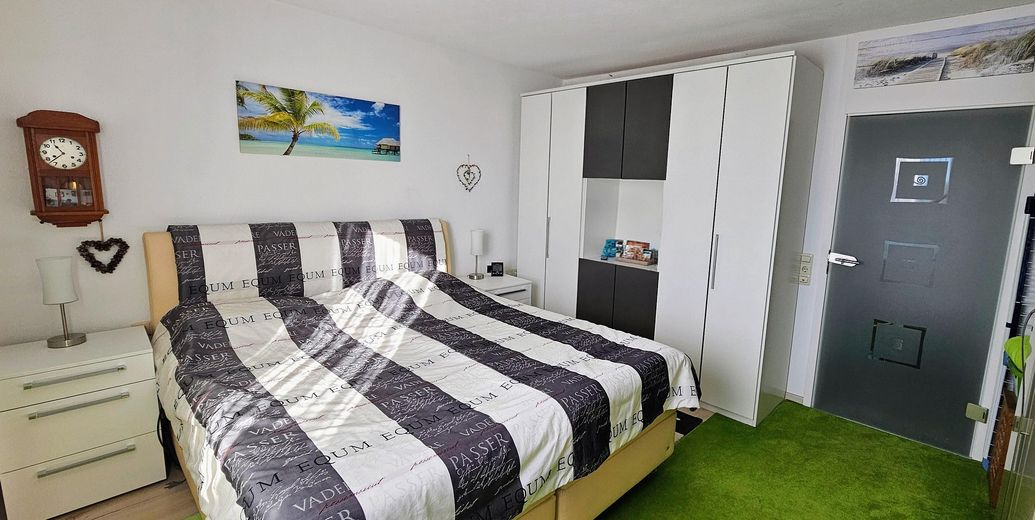 Zentrumsnahe, hochwertige, helle und ruhige 2 Zimmer Penthouse - Wohnung mit Aufzug – Schlafzimmer