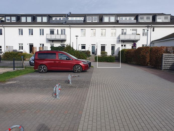 Gerenoveerd EN direct beschikbaar: tuinappartement m. eigen ingang, vloerverwarming, meer- en stationsnabijheid – Wohnung außen 2
