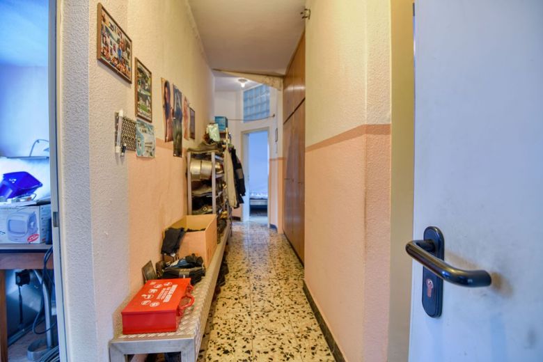 Ehemaliges Gasthaus mit 3 Einzelzimmer &amp; 5 potentiellen Wohnungen | inkl. Gaststätte und Parkplätze – Flur_1.OG