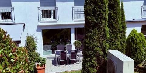 Terrasse mit Garten