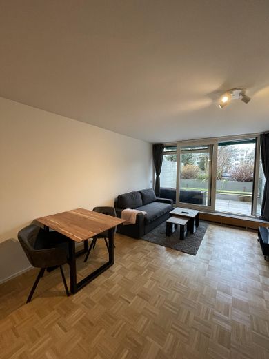 Renoviertes Studio in Bogenhausen nahe Herzogpark – Wohnzimmer/Schlafzimmer