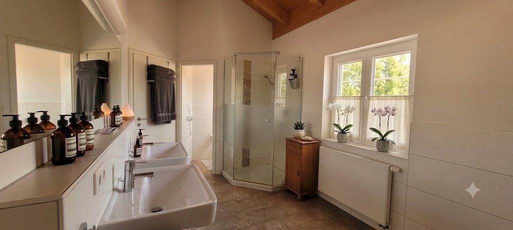 Casa da sogno in posizione eccellente a Gaimersheim – Elternbadezimmer OG