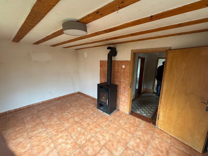 Einfamilienwohnhaus freistehend in 56244 Hartenfels - renovierungsbedürftig – Wohnraum Erdgeschoss