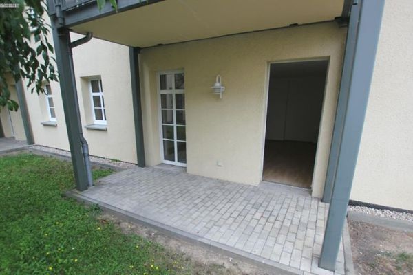 Appartamento di 2 locali nel quartiere orientale: spazio abitativo aperto con terrazza e ascensore! (WE03)