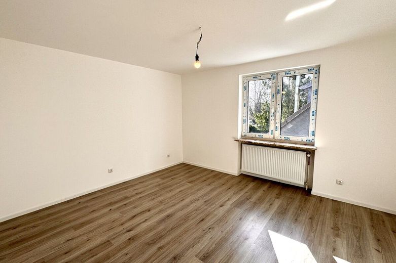Stilvolles Einfamilienhaus mit hochwertiger Teilsanierung und großzügiger Garage – Kinderzimmer 2