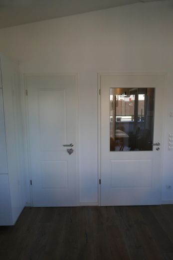 PROVISIONSFREI! Exklusives 4-Zimmer Penthouse in ruhiger Lage in Rosenheim Süd – Wohnzimmertüre Glasfüllung