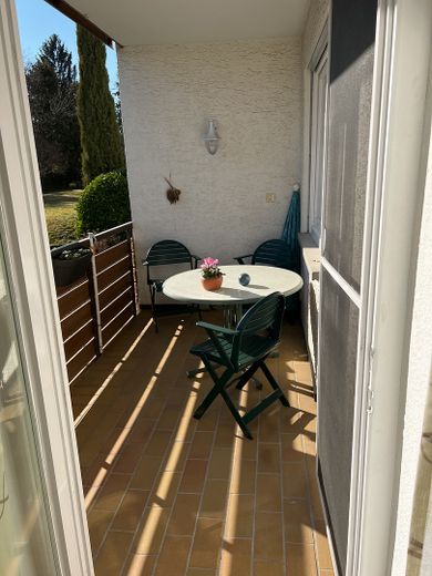 2,5 Zi-Wohnung Hochparterre mit Nord und Süd Balkon in ruhiger Lage, Tiefgarage, geringe Nebenkosten – Südbalkon