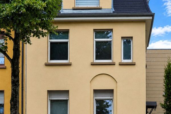 Charmantes Mehrfamilienhaus in Solingen-Wald -saniert