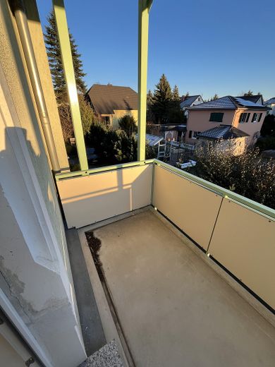 Erstbezug nach Renovierung - 5-Raumwohnung im 1. OG in ruhiger Lage – Balkon 1